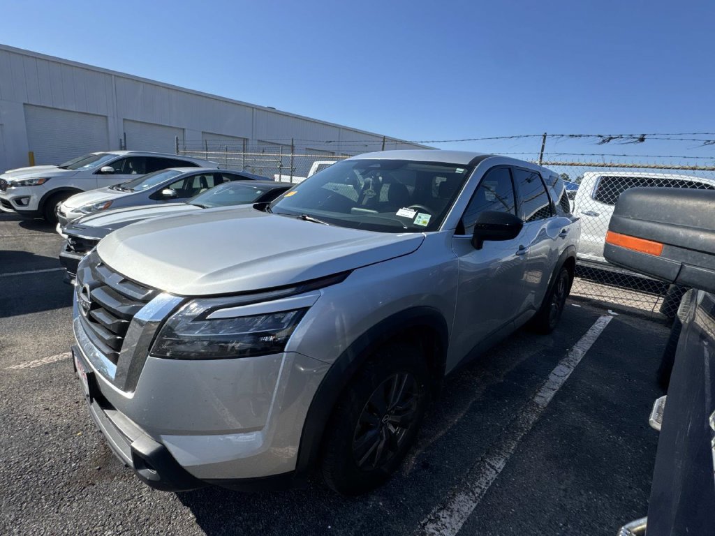 Used 2024 Nissan Pathfinder S FWD image 8