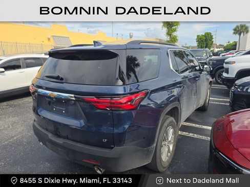 Used 2023 Chevrolet Traverse LT image 3