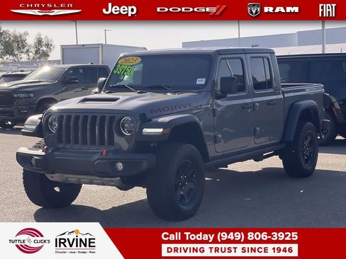 Used 2023 Jeep Gladiator Mojave w/ LED Lighting Group AWD/4WD image 3