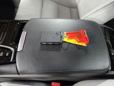 Used 2021 Polestar Polestar 1 image 32