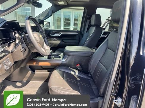 Used 2024 Chevrolet Silverado 1500 High Country AWD/4WD image 9