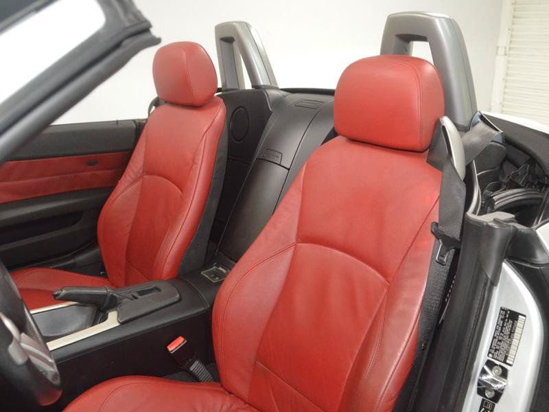 Used 2005 BMW Z4 3.0i RWD image 22