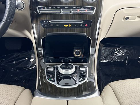 Certified 2018 Mercedes-Benz GLC 300 4MATIC image 18