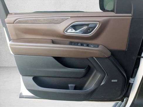 Used 2021 Chevrolet Suburban High Country w/ Premium Package image 13