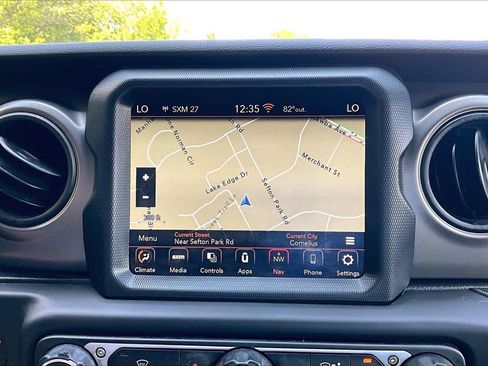 Used 2022 Jeep Wrangler Unlimited Sport w/ Sun And Sound Package AWD/4WD image 13