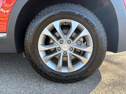 Used 2020 Hyundai Santa Fe SE image 10