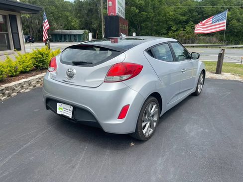 Used 2016 Hyundai Veloster FWD image 34