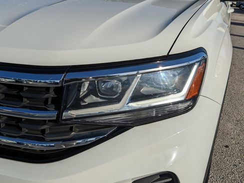 Certified 2023 Volkswagen Atlas Cross Sport SE w/ Panoramic Sunroof Package image 7