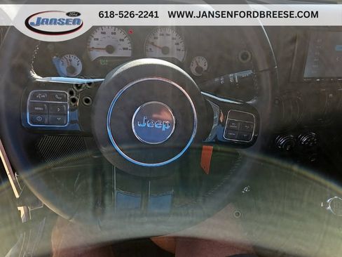 Used 2017 Jeep Wrangler Unlimited Sahara AWD/4WD image 16