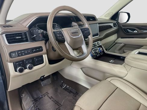 Used 2021 GMC Yukon Denali w/ Denali Premium Package AWD/4WD image 23