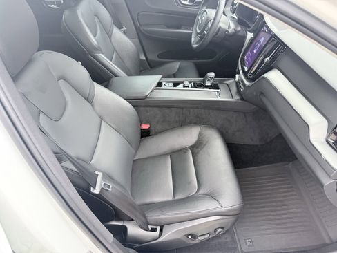 Used 2023 Volvo XC60 B5 Core image 49
