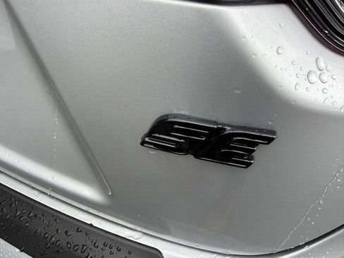 Used 2023 Toyota Corolla SE w/ Carpet Mat Package (TMS) FWD image 8