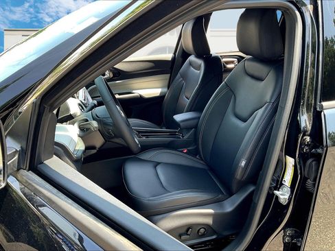 New 2025 Jeep Compass Limited image 9