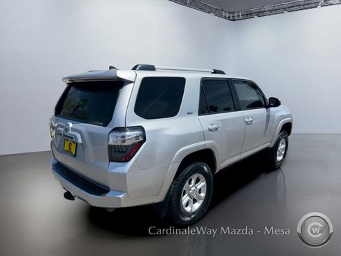 Used 2019 Toyota 4Runner SR5 AWD/4WD image 4