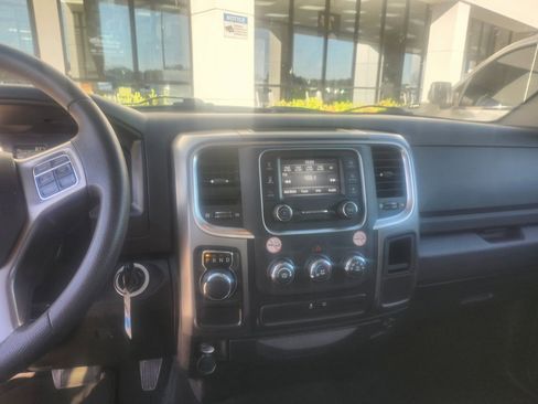 Used 2022 RAM 1500 Classic SLT image 17