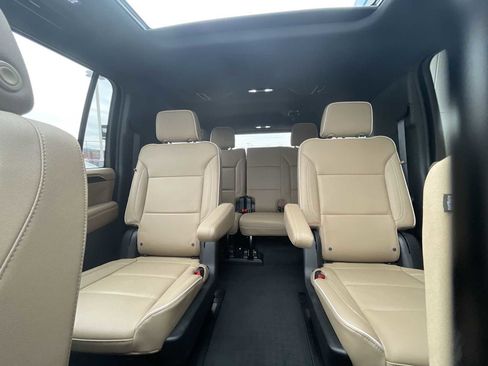 Used 2024 Chevrolet Suburban Premier w/ Premium Package 2 image 20