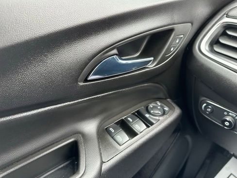 Used 2024 Chevrolet Equinox LT AWD/4WD image 34