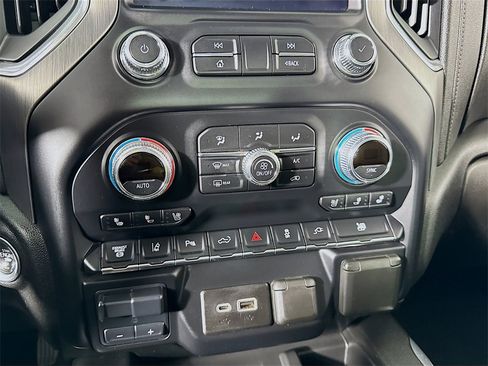 Used 2020 GMC Sierra 3500 Denali w/ Denali Ultimate Package image 19