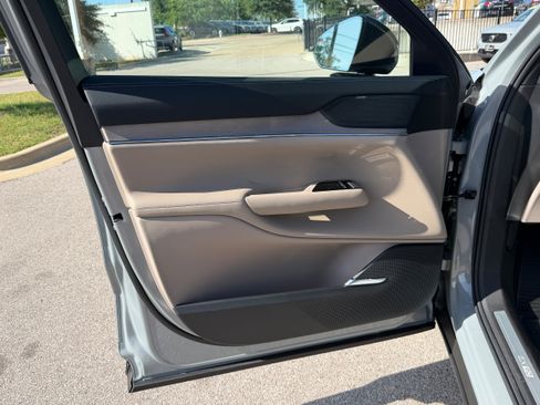 New 2026 Volvo EX90 Plus AWD/4WD image 17