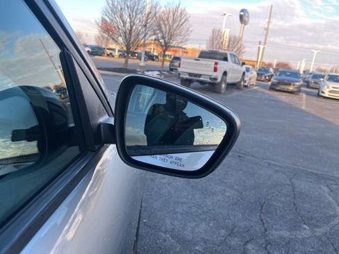 Used 2021 Ford Escape SE w/ SE Sport Appearance Package image 4