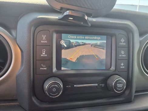 Used 2020 Jeep Gladiator Sport w/ Quick Order Package 24S image 15