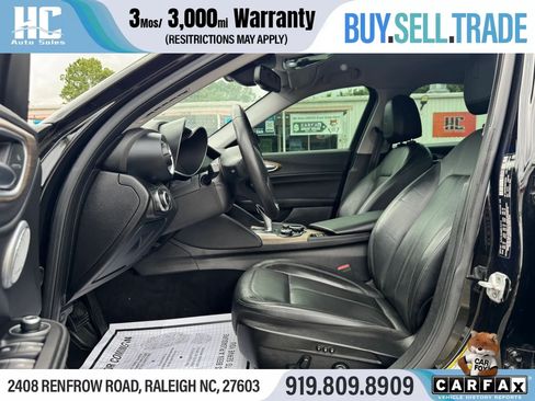 Used 2018 Alfa Romeo Giulia Ti RWD image 12
