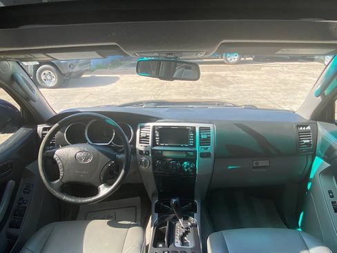 Used 2007 Toyota 4Runner Limited AWD/4WD image 9