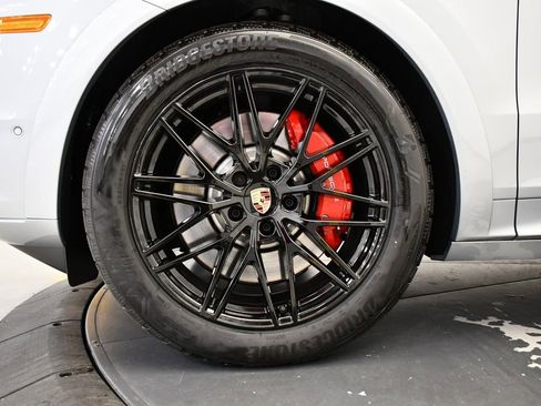 New 2026 Porsche Cayenne GTS AWD/4WD image 16