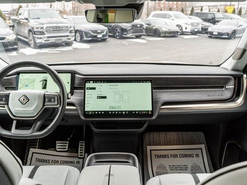 Used 2024 Rivian R1S Adventure image 9