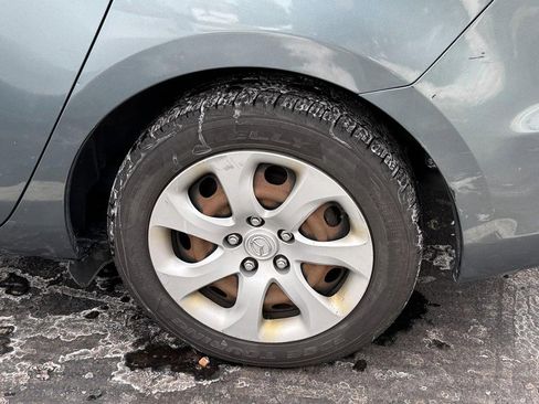 Used 2013 MAZDA MAZDA3 i Sport image 5