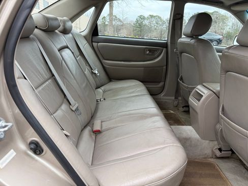 Used 2000 Toyota Avalon XL image 37