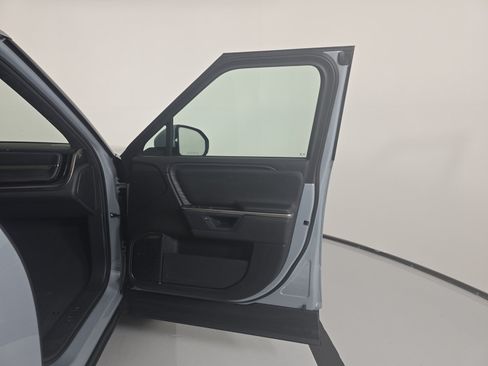 Used 2025 Rivian R1S Adventure AWD/4WD image 18