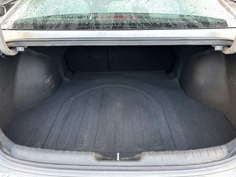 Used 2025 Hyundai Elantra Limited FWD image 10