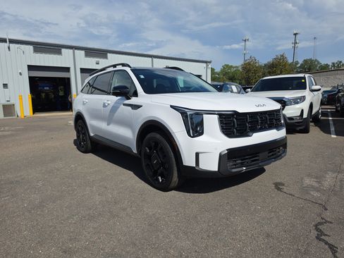 Certified 2024 Kia Sorento SX AWD/4WD image 2