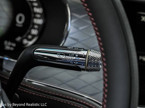 New 2025 Bentley Flying Spur Plug-In Hybrid image 45