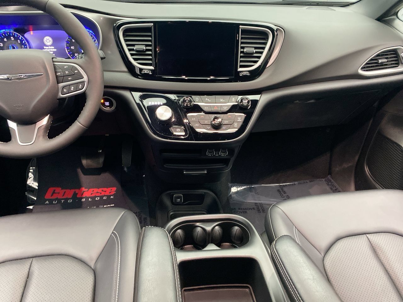 Used 2025 Chrysler Pacifica Select FWD image 20