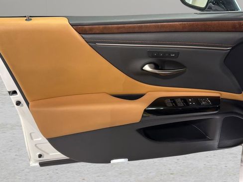 Certified 2024 Lexus ES 350 w/ Premium Package image 10