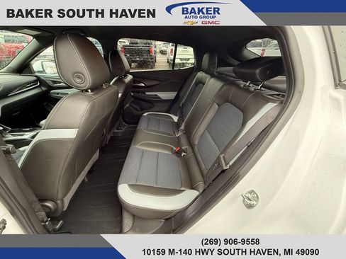 Used 2024 Buick Envista Preferred w/ Convenience II Package image 12