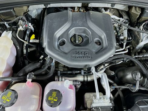 Used 2023 Jeep Grand Cherokee 4WD 4xe image 34