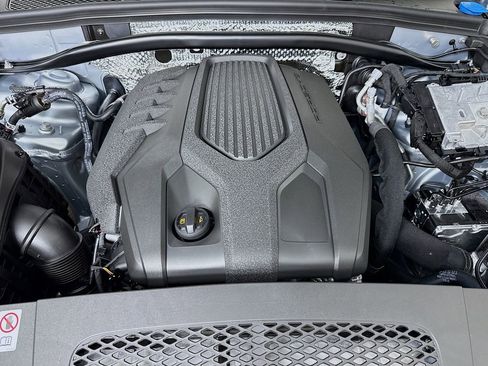 New 2026 Porsche Macan image 33