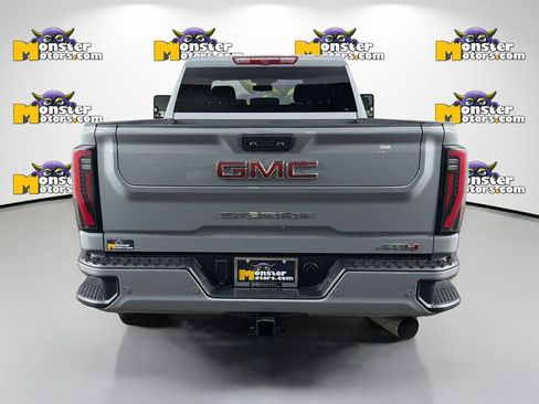 Used 2025 GMC Sierra 2500 AT4 AWD/4WD image 6