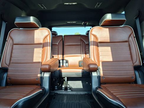 Used 2023 GMC Yukon Denali Ultimate AWD/4WD image 26