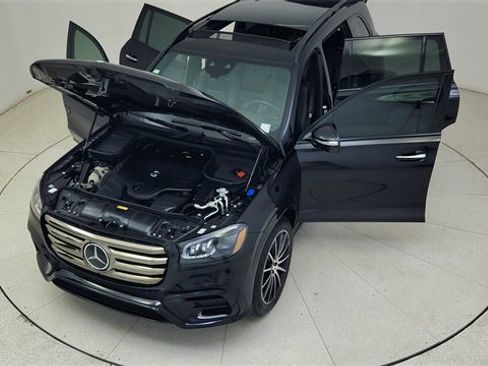 Used 2025 Mercedes-Benz GLS 450 4MATIC image 91