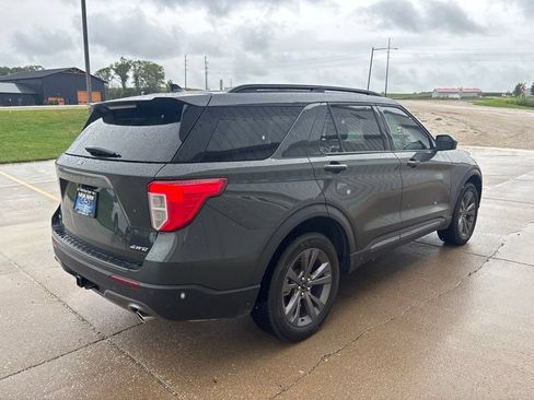 Used 2024 Ford Explorer XLT w/ Equipment Group 202A AWD/4WD image 3