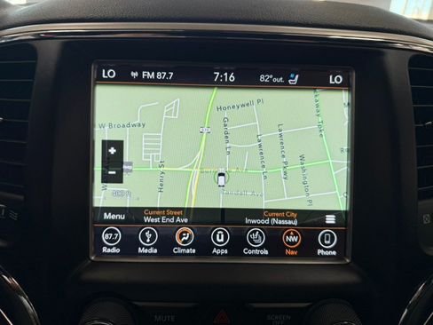 Used 2018 Jeep Grand Cherokee Trailhawk AWD/4WD image 53