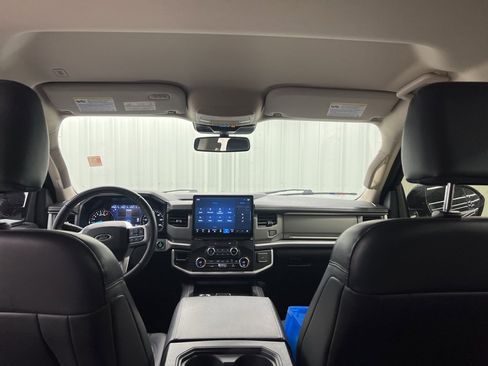 Used 2022 Ford Expedition Max XLT image 15