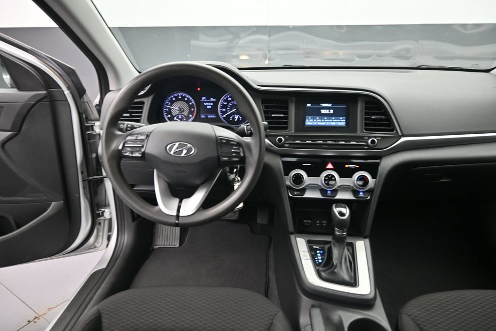 Used 2019 Hyundai Elantra SE w/ Cargo Package FWD image 11