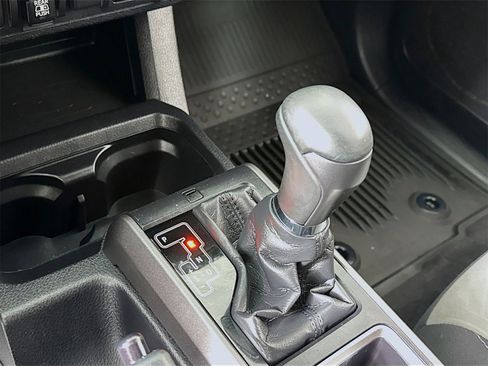 Used 2021 Toyota Tacoma TRD Sport image 14