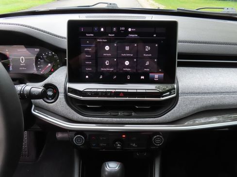 Certified 2023 Jeep Compass Latitude AWD/4WD image 15