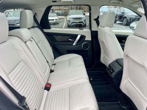 Certified 2024 Land Rover Discovery Sport S image 31